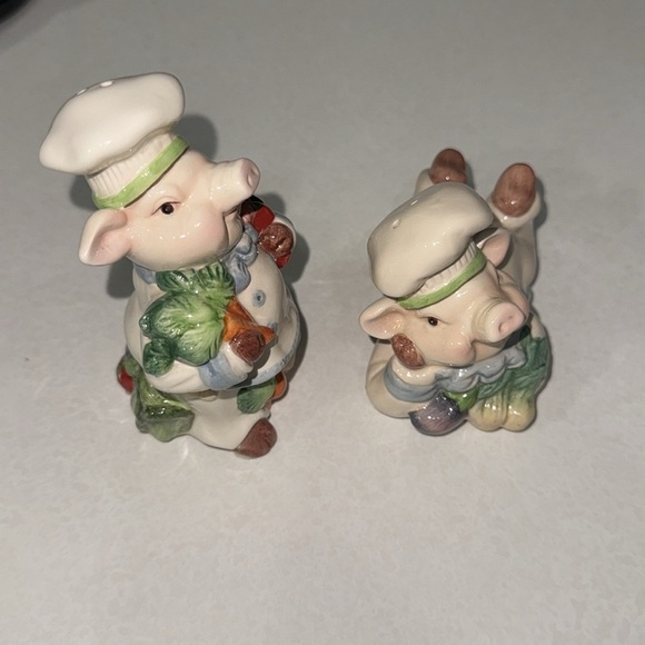 Rare Vintage K&B Chef Pigs Salt and Pepper Shakers EUC Kitschy Kitchen Piggies - Picture 3 of 6